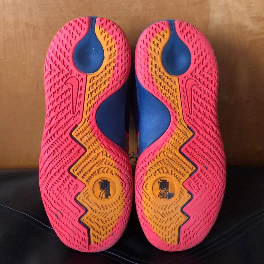 KYRIE flytrap sneakers - Picture 6 of 8